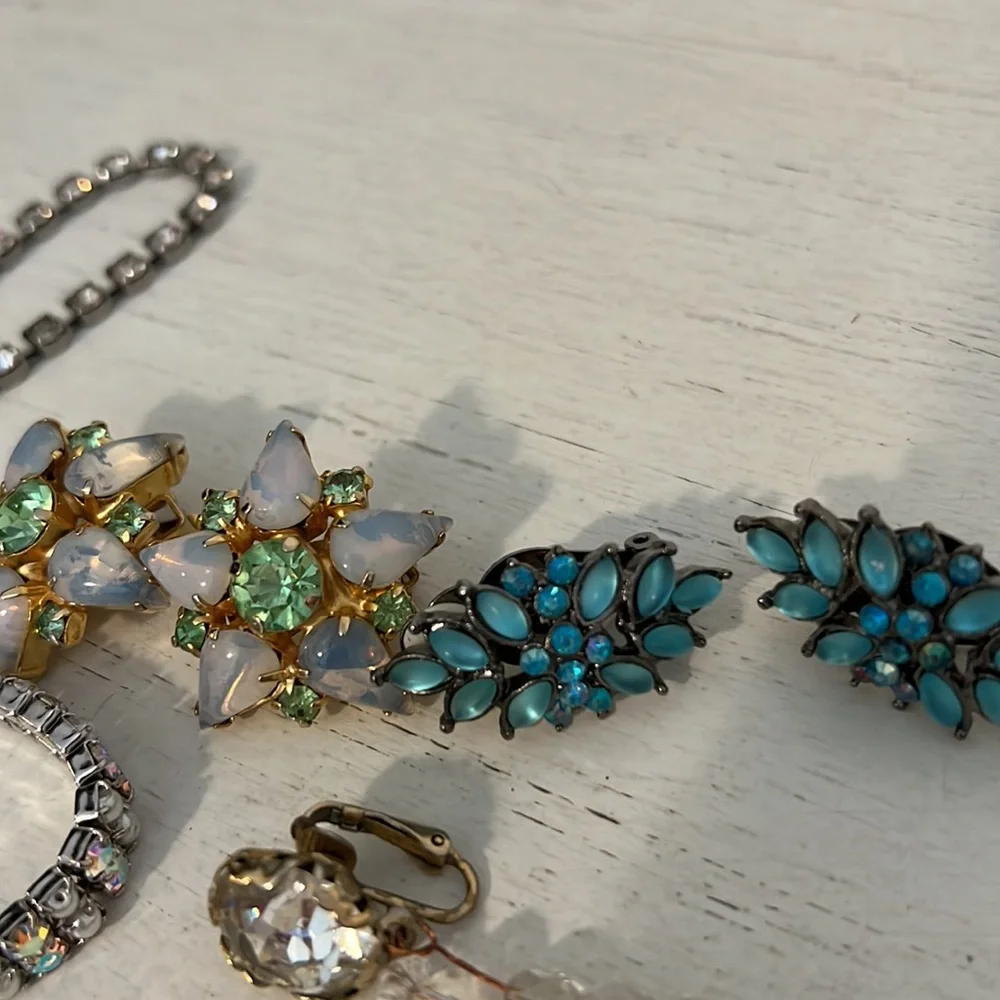 Mixed lot vintage crystal rhinestone earrings necklaces brooch